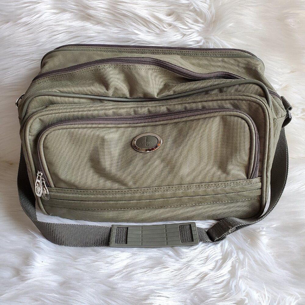 Atlantic Vintage Olive Green Traveler Garment Expandable Carry On Duffle Bag